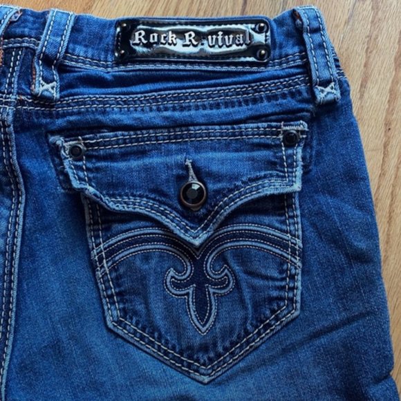 ROCK REVIVAL CUTOFF JEAN SHORTS Size 28 - Picture 2 of 10